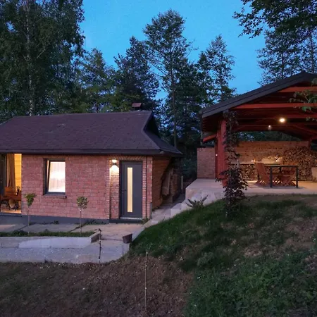 Semesterbostad Blok- Brick&wood Visoko